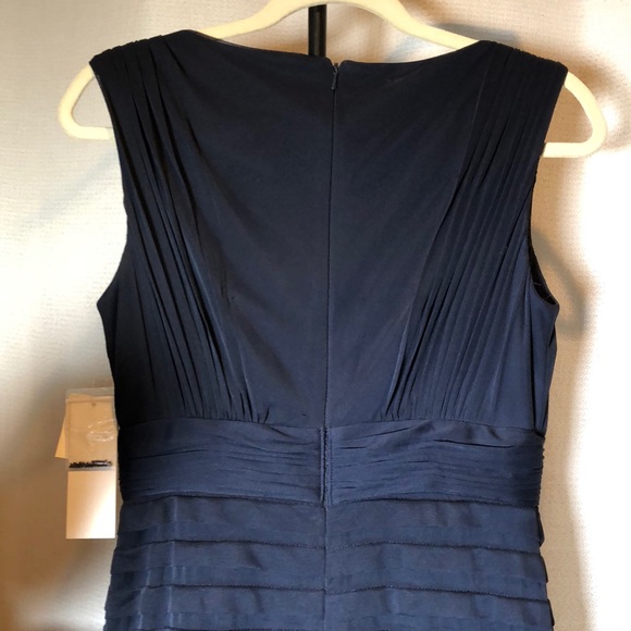 Adrianna Papell Navy Blue Gown Size 6 - Picture 5 of 8